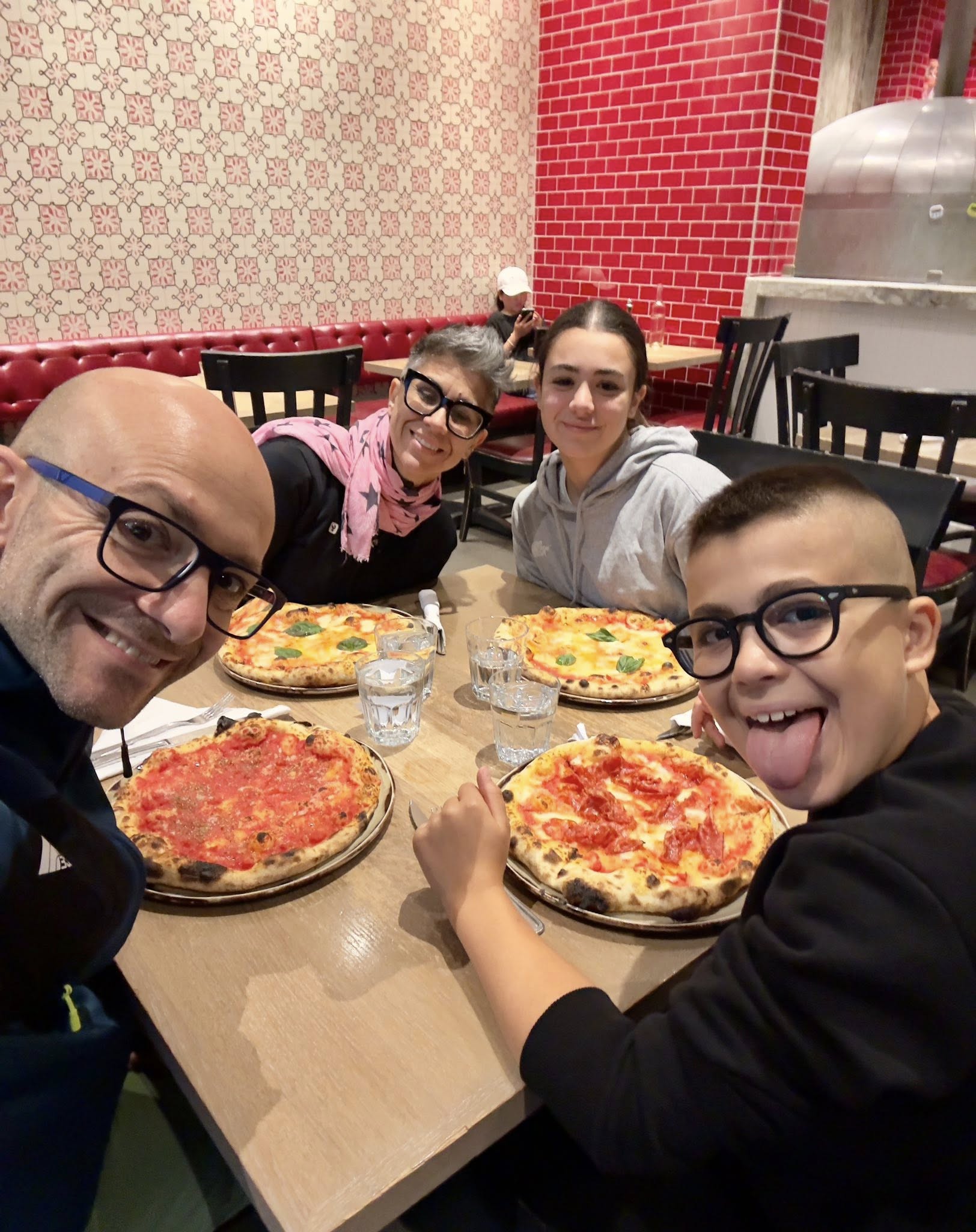 528646384_122224460492133510_571713126346307769_n 528646384_122224460492133510_571713126346307769_n