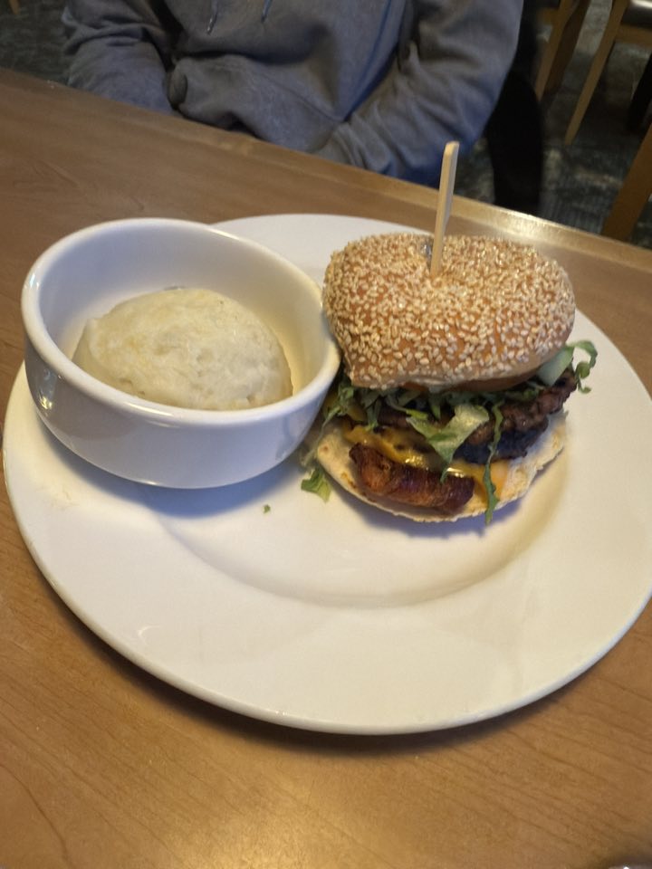 529953062_122225295338133510_410663779974806653_n 529953062_122225295338133510_410663779974806653_n